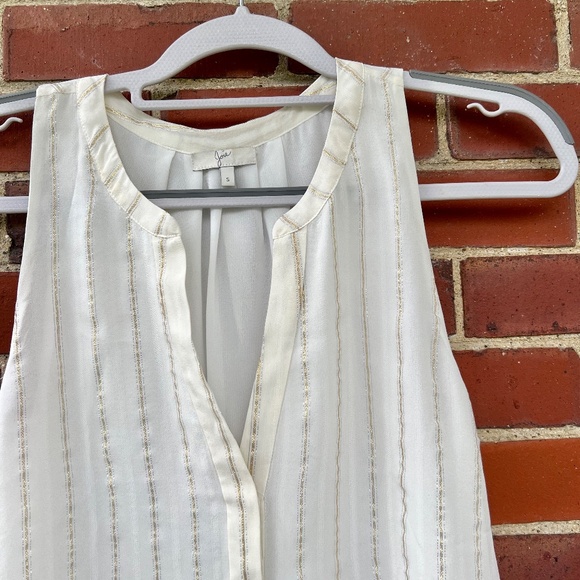 Sleeveless crepe Joie top, silver threads size S - Picture 2 of 6